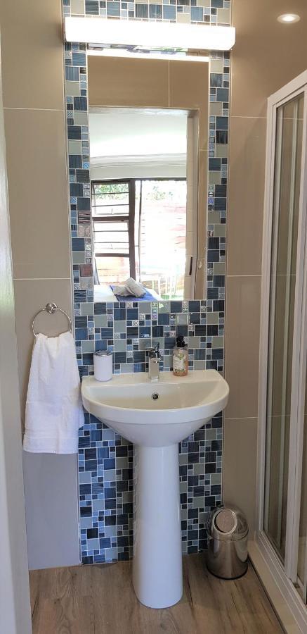 The Hillcrest Guesthouse East London Exteriör bild
