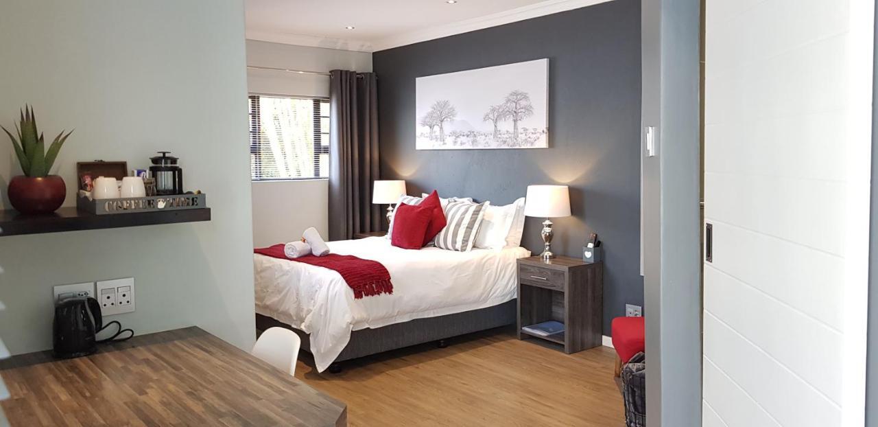 The Hillcrest Guesthouse East London Exteriör bild
