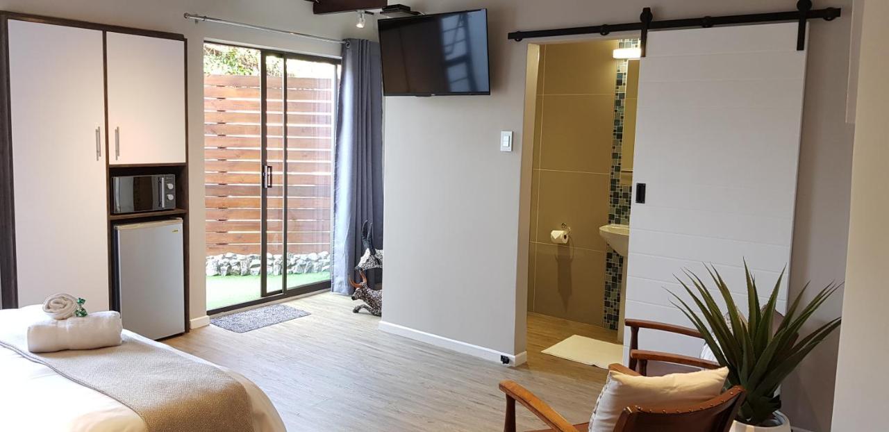 The Hillcrest Guesthouse East London Exteriör bild