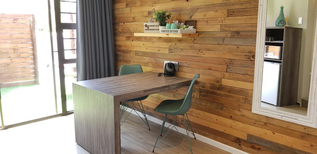 The Hillcrest Guesthouse East London Exteriör bild